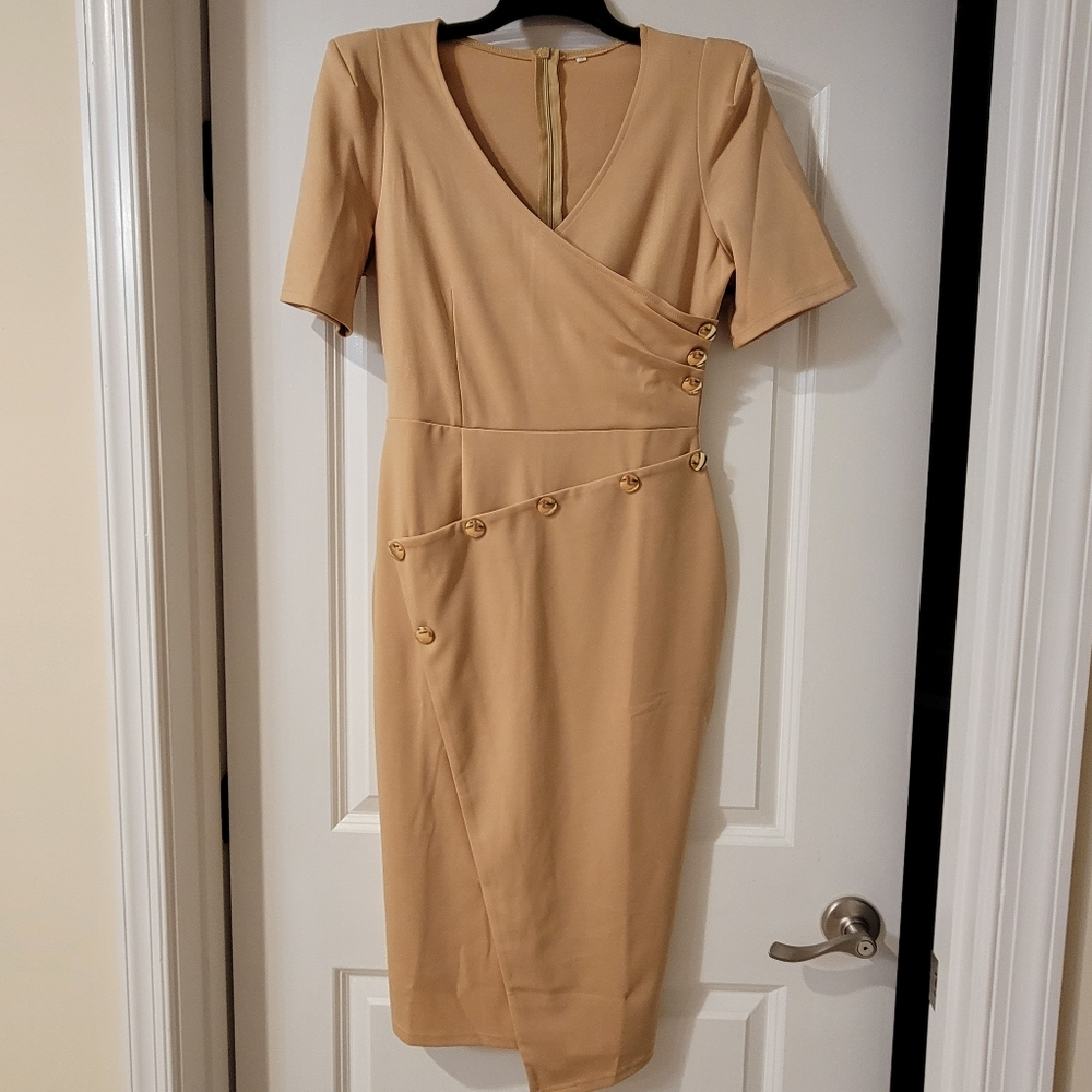 Cream Medium dress with unique buttons detail